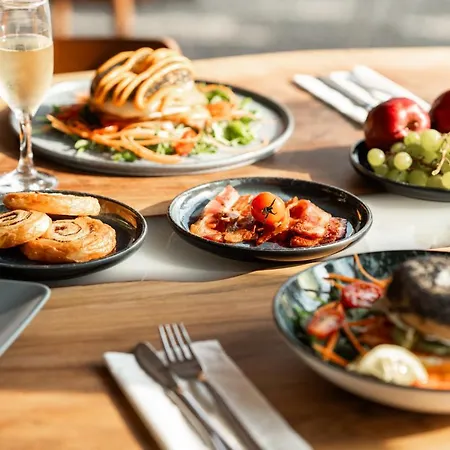 Blue Harbour Boutique 4*