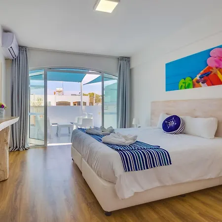 Blue Harbour Boutique Aparthotel 3*