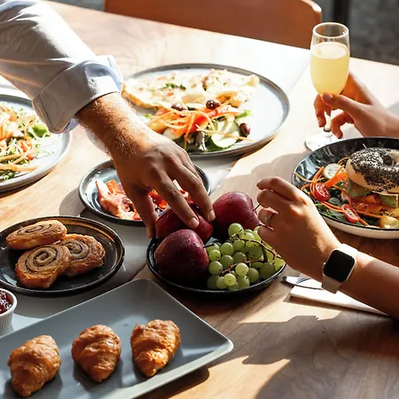 Blue Harbour Boutique 4*