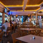 Ξενοδοχείο με διαμερίσματα Blue Harbour Boutique