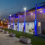 Blue Harbour Boutique Apartahotel