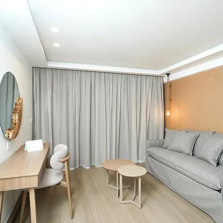 Blue Harbour Boutique 4*