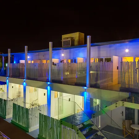 شقة فندقية Blue Harbour Boutique 4*