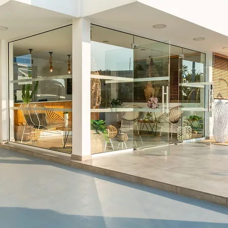 Blue Harbour Boutique 4*