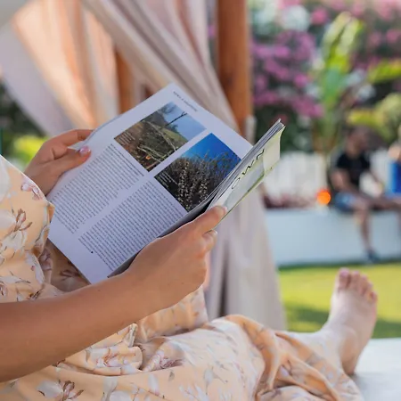 Blue Harbour Boutique 4*