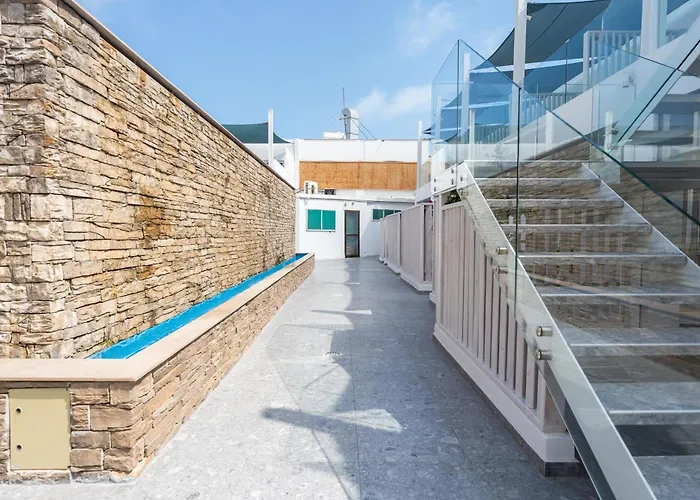 Blue Harbour Boutique 4*