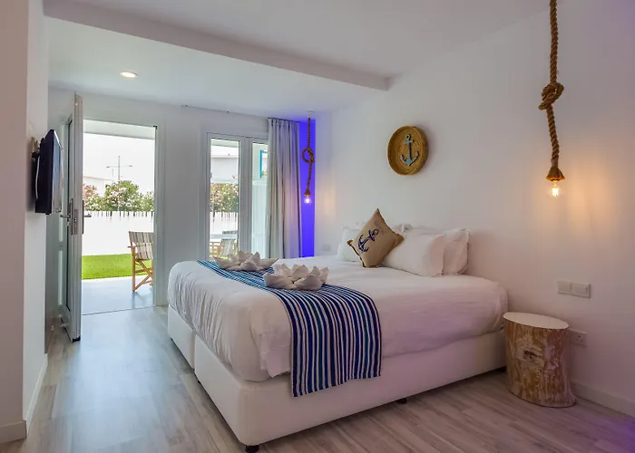 Blue Harbour Boutique Aparthotel