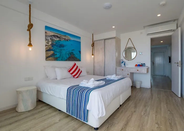 Aparthotel Blue Harbour Boutique 4*